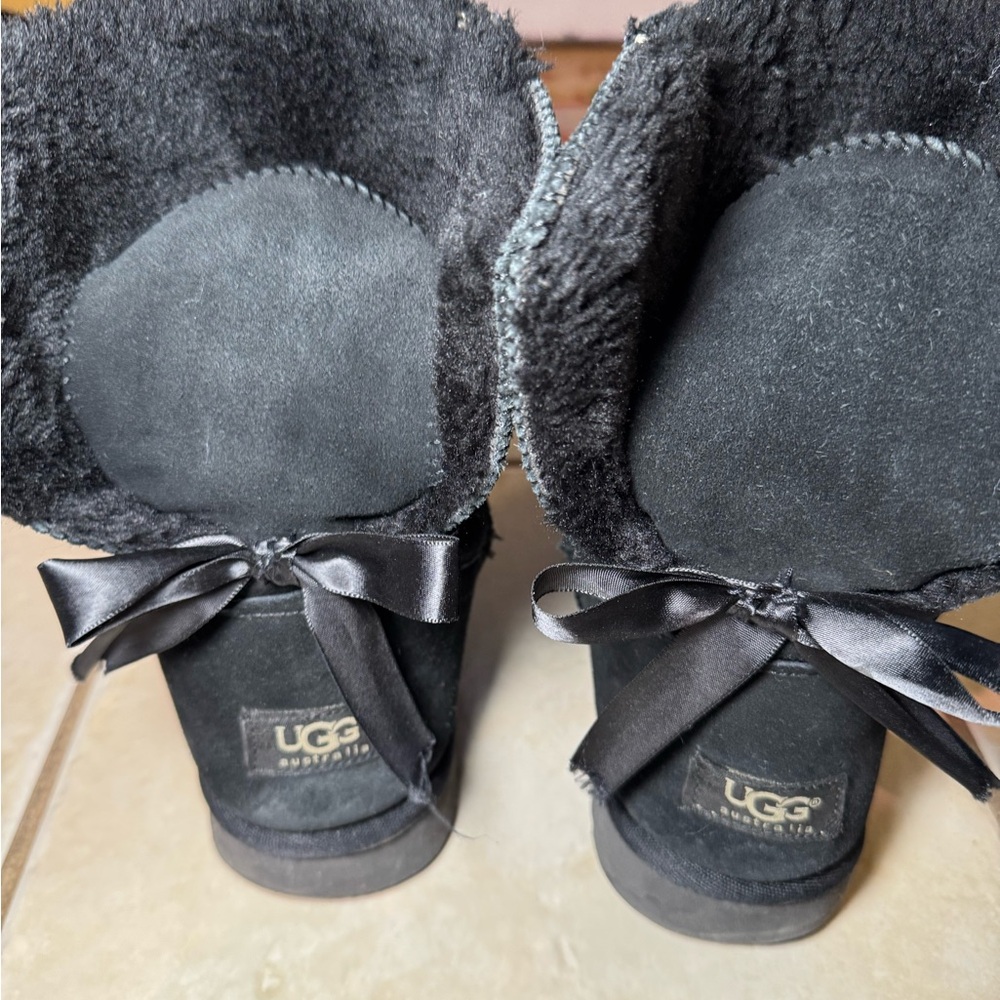 UGG Australia Mini Bailey Bow Black Boots Sz-9 Pre-owned